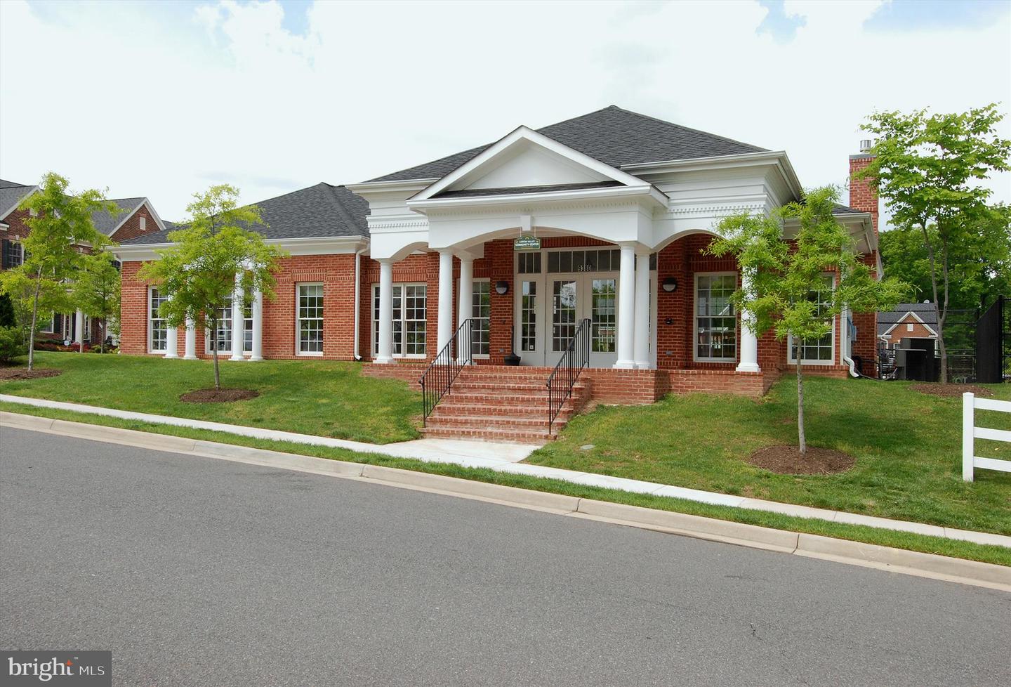 9327 HUNDITH HILL CT, LORTON, Virginia 22079, 3 Bedrooms Bedrooms, ,3 BathroomsBathrooms,Residential,For sale,9327 HUNDITH HILL CT,VAFX2273596 MLS # VAFX2273596
