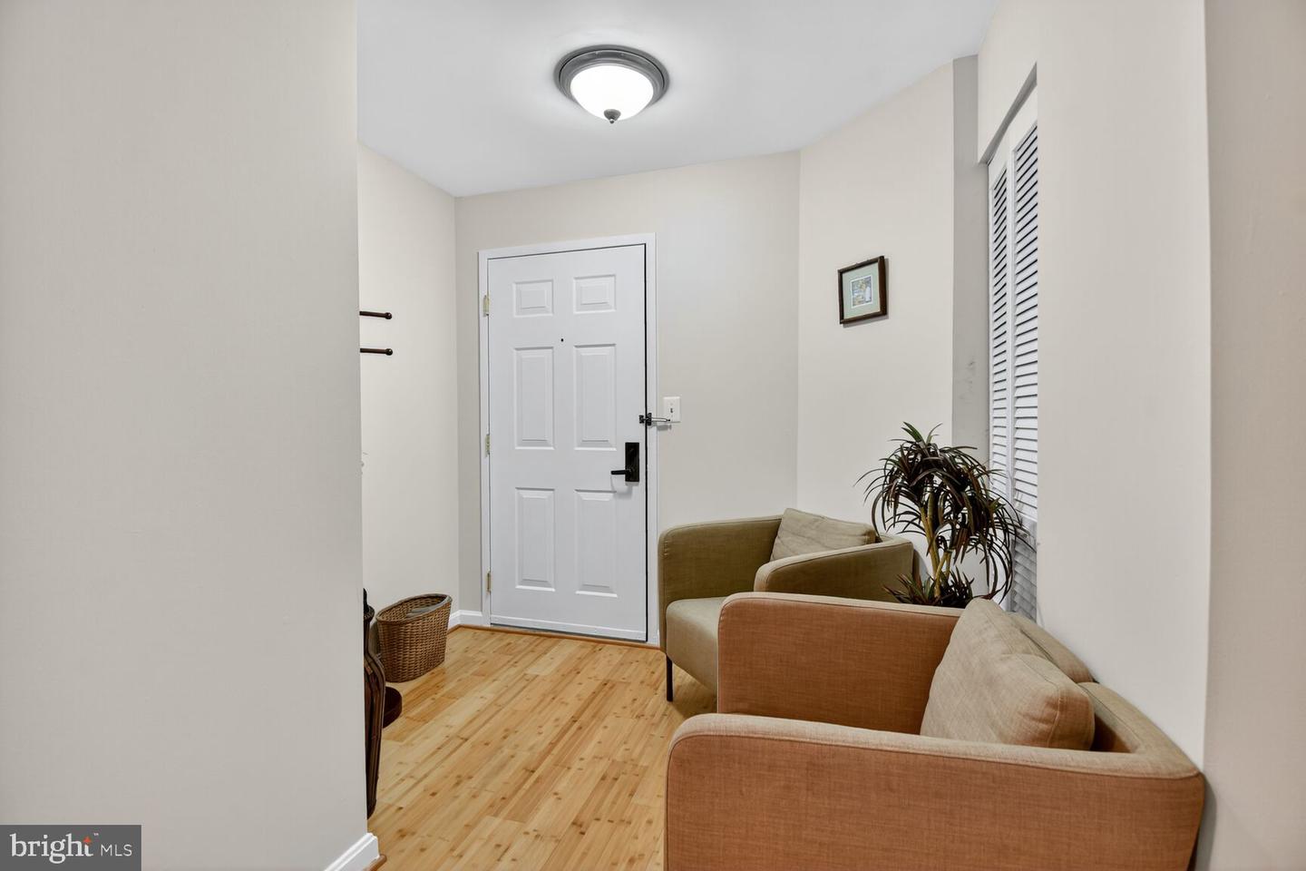 1001 N VERMONT ST #102, ARLINGTON, Virginia 22201, 2 Bedrooms Bedrooms, ,1 BathroomBathrooms,Residential,For sale,1001 N VERMONT ST #102,VAAR2064744 MLS # VAAR2064744