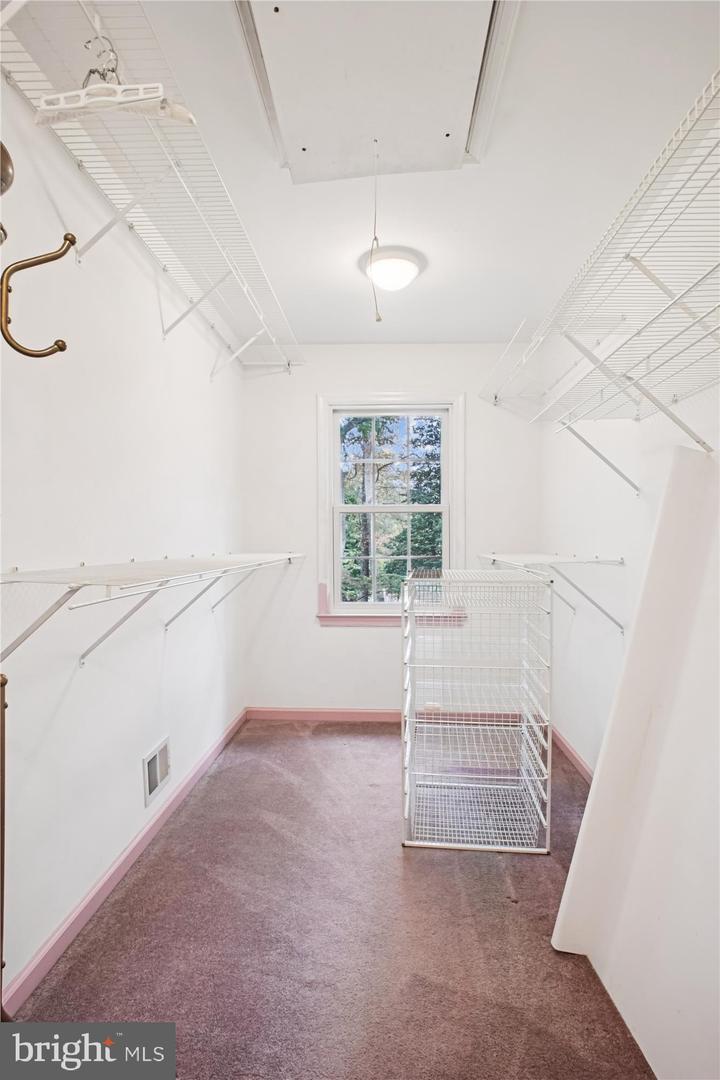 3424 TILTON VALLEY DR, FAIRFAX, Virginia 22033, 5 Bedrooms Bedrooms, ,2 BathroomsBathrooms,Residential,For sale,3424 TILTON VALLEY DR,VAFX2273606 MLS # VAFX2273606