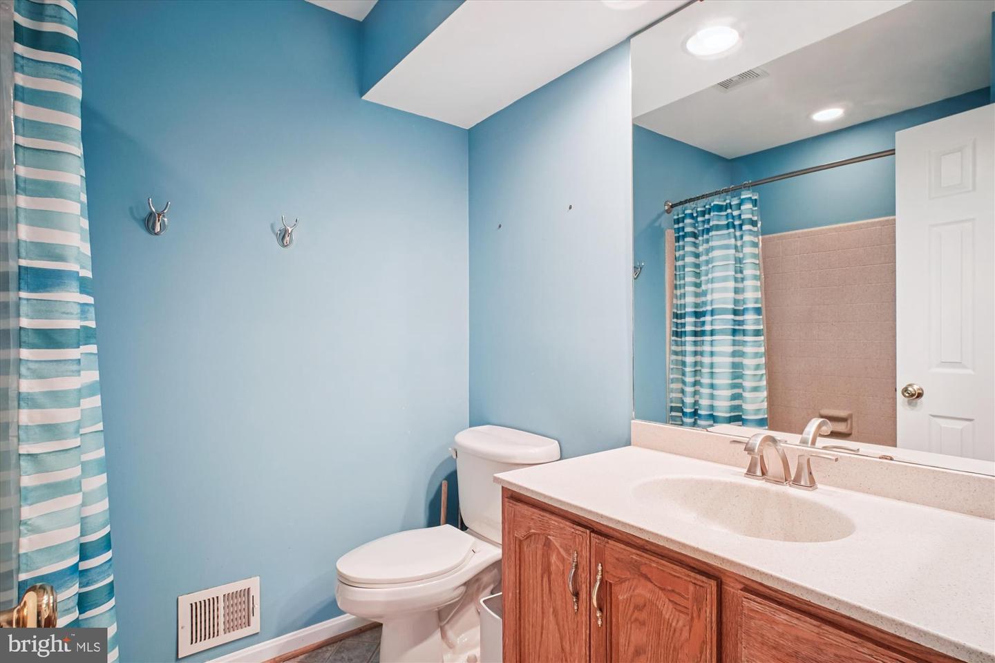 3424 TILTON VALLEY DR, FAIRFAX, Virginia 22033, 5 Bedrooms Bedrooms, ,2 BathroomsBathrooms,Residential,For sale,3424 TILTON VALLEY DR,VAFX2273606 MLS # VAFX2273606