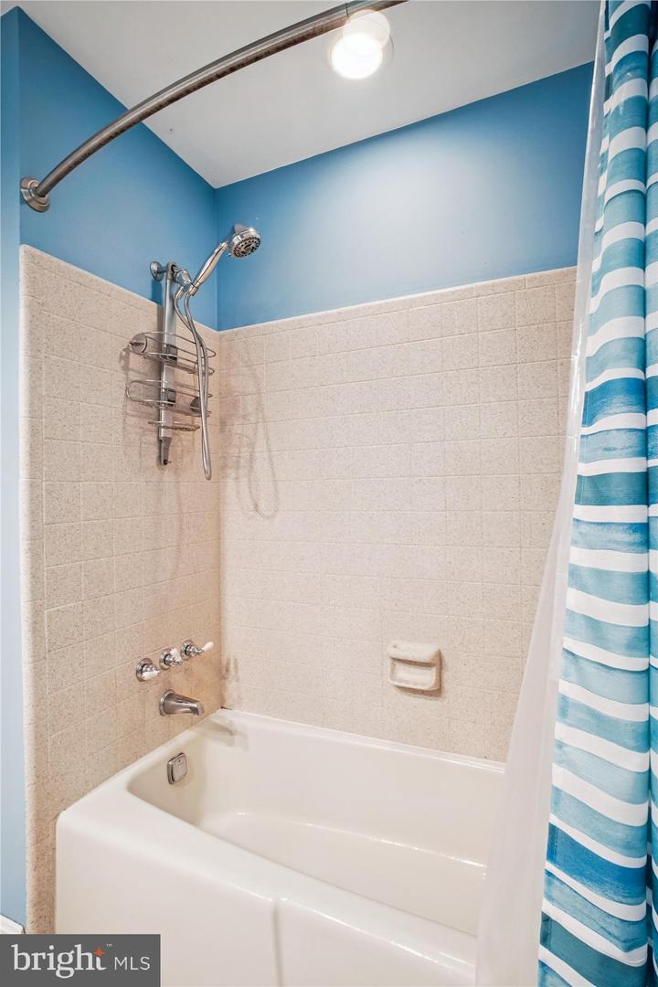 3424 TILTON VALLEY DR, FAIRFAX, Virginia 22033, 5 Bedrooms Bedrooms, ,2 BathroomsBathrooms,Residential,For sale,3424 TILTON VALLEY DR,VAFX2273606 MLS # VAFX2273606