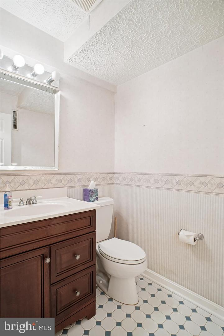 3424 TILTON VALLEY DR, FAIRFAX, Virginia 22033, 5 Bedrooms Bedrooms, ,2 BathroomsBathrooms,Residential,For sale,3424 TILTON VALLEY DR,VAFX2273606 MLS # VAFX2273606