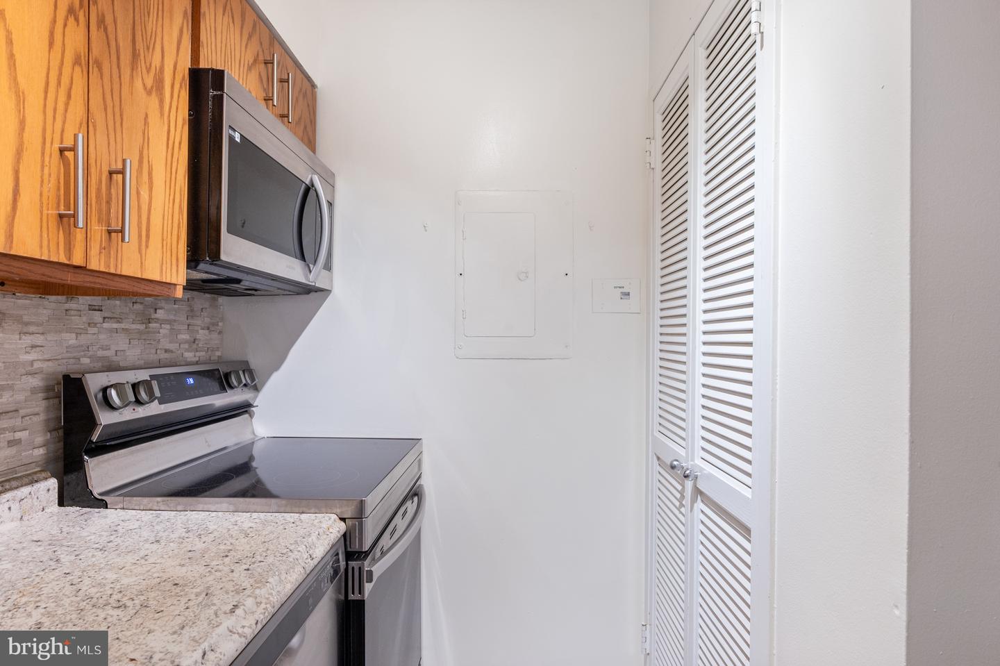 1808 OLD MEADOW RD #1115, MCLEAN, Virginia 22102, 2 Bedrooms Bedrooms, 4 Rooms Rooms,2 BathroomsBathrooms,Residential,For sale,1808 OLD MEADOW RD #1115,VAFX2273632 MLS # VAFX2273632