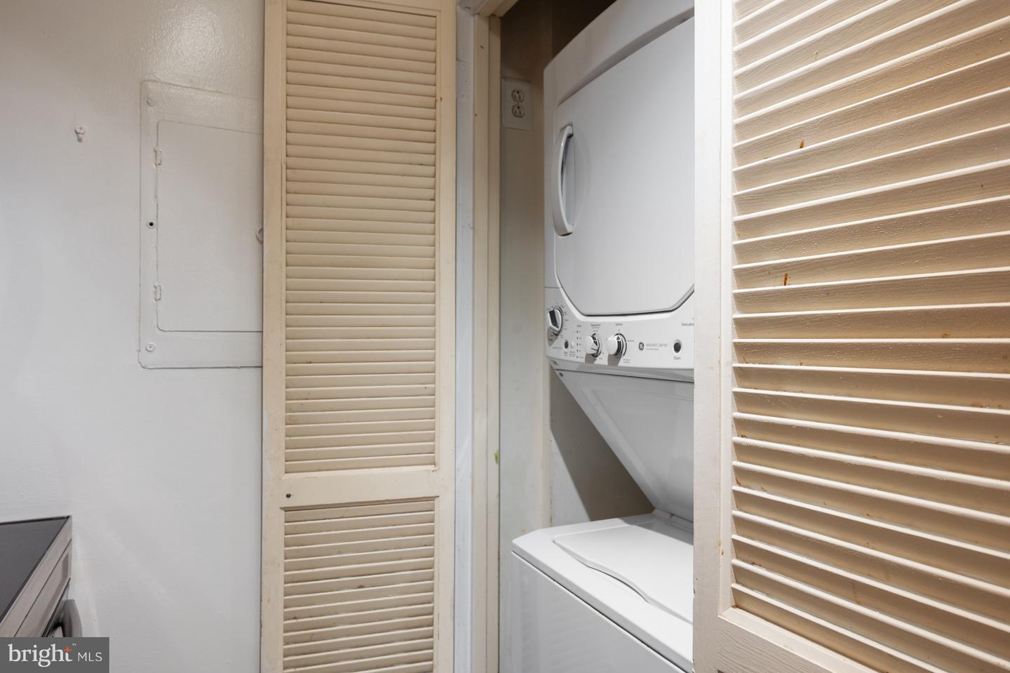1808 OLD MEADOW RD #1115, MCLEAN, Virginia 22102, 2 Bedrooms Bedrooms, 4 Rooms Rooms,2 BathroomsBathrooms,Residential,For sale,1808 OLD MEADOW RD #1115,VAFX2273632 MLS # VAFX2273632