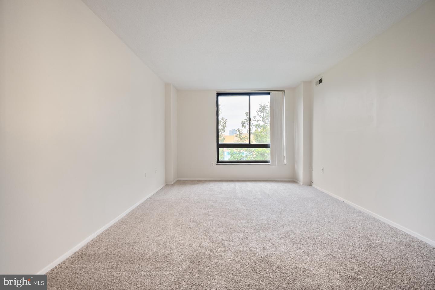 1808 OLD MEADOW RD #1115, MCLEAN, Virginia 22102, 2 Bedrooms Bedrooms, 4 Rooms Rooms,2 BathroomsBathrooms,Residential,For sale,1808 OLD MEADOW RD #1115,VAFX2273632 MLS # VAFX2273632