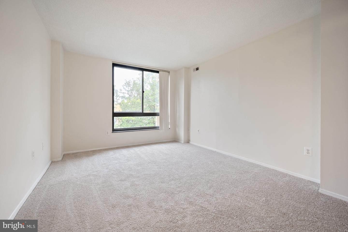 1808 OLD MEADOW RD #1115, MCLEAN, Virginia 22102, 2 Bedrooms Bedrooms, 4 Rooms Rooms,2 BathroomsBathrooms,Residential,For sale,1808 OLD MEADOW RD #1115,VAFX2273632 MLS # VAFX2273632