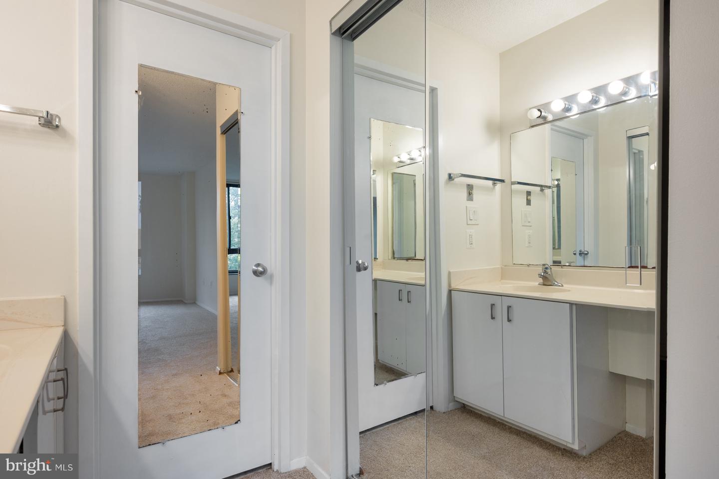 1808 OLD MEADOW RD #1115, MCLEAN, Virginia 22102, 2 Bedrooms Bedrooms, 4 Rooms Rooms,2 BathroomsBathrooms,Residential,For sale,1808 OLD MEADOW RD #1115,VAFX2273632 MLS # VAFX2273632