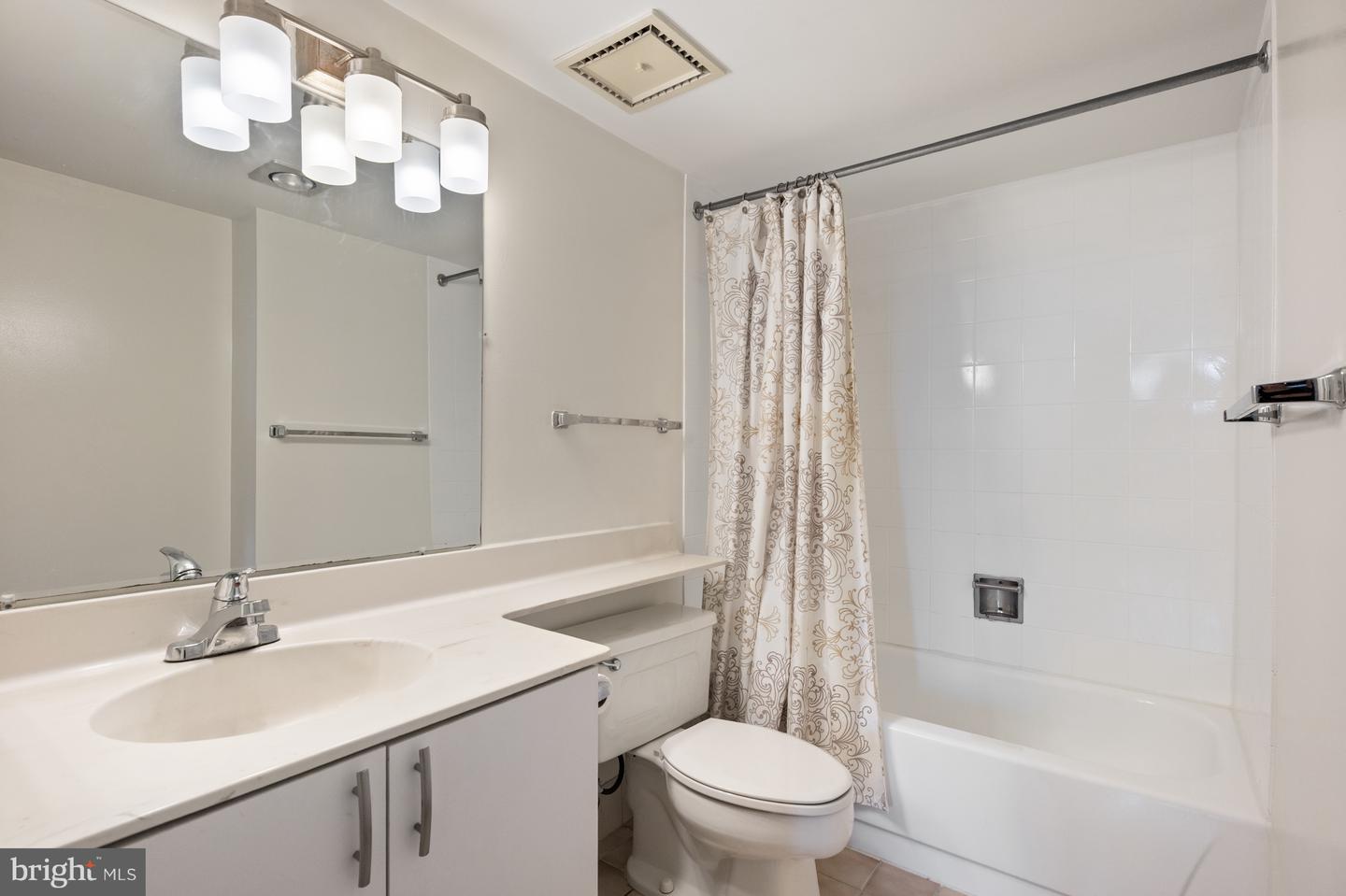 1808 OLD MEADOW RD #1115, MCLEAN, Virginia 22102, 2 Bedrooms Bedrooms, 4 Rooms Rooms,2 BathroomsBathrooms,Residential,For sale,1808 OLD MEADOW RD #1115,VAFX2273632 MLS # VAFX2273632