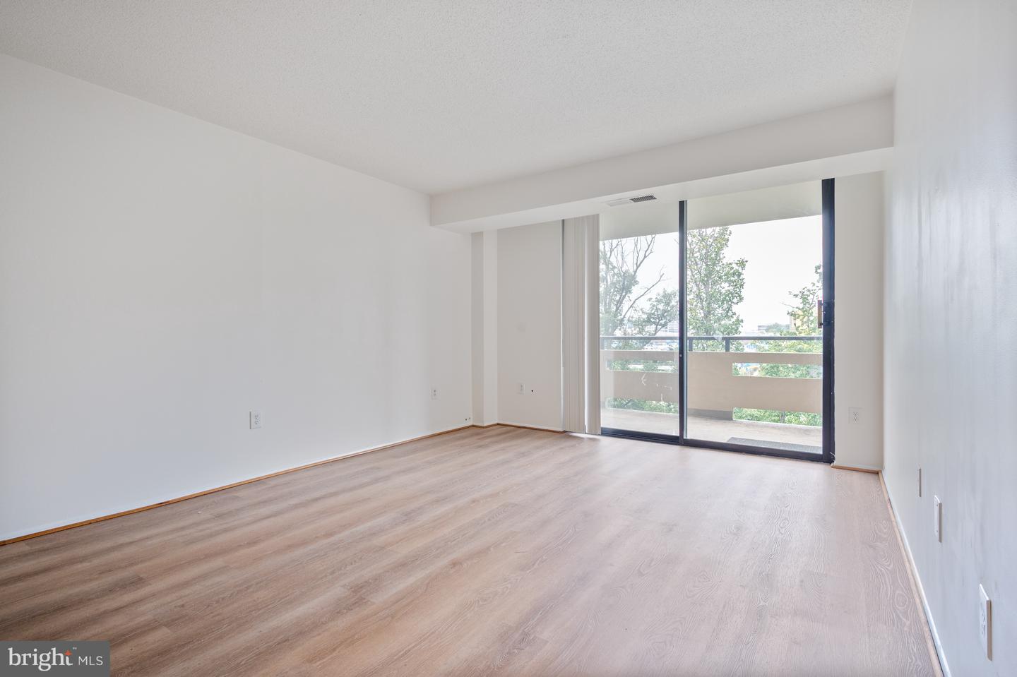 1808 OLD MEADOW RD #1115, MCLEAN, Virginia 22102, 2 Bedrooms Bedrooms, 4 Rooms Rooms,2 BathroomsBathrooms,Residential,For sale,1808 OLD MEADOW RD #1115,VAFX2273632 MLS # VAFX2273632