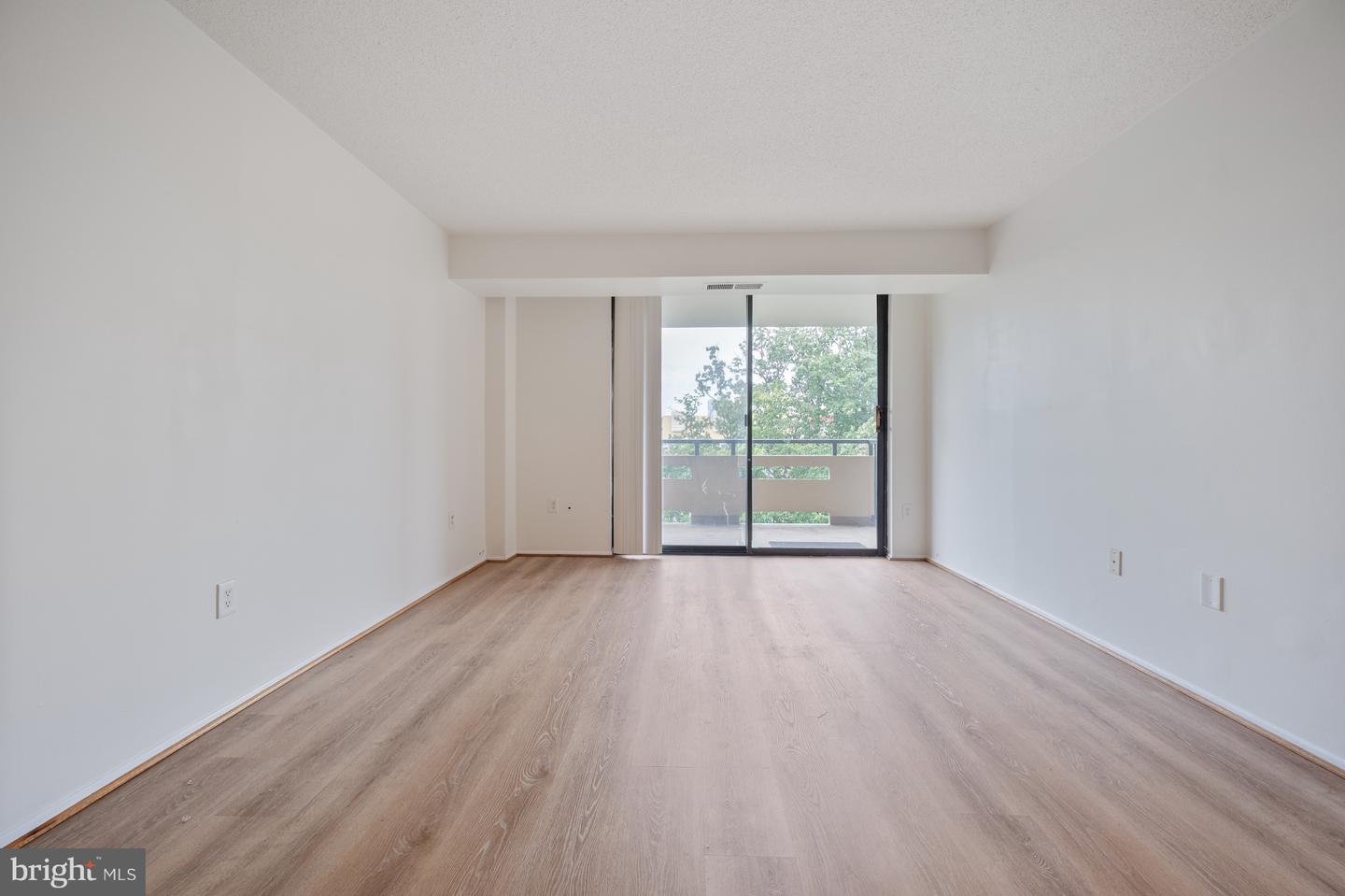 1808 OLD MEADOW RD #1115, MCLEAN, Virginia 22102, 2 Bedrooms Bedrooms, 4 Rooms Rooms,2 BathroomsBathrooms,Residential,For sale,1808 OLD MEADOW RD #1115,VAFX2273632 MLS # VAFX2273632