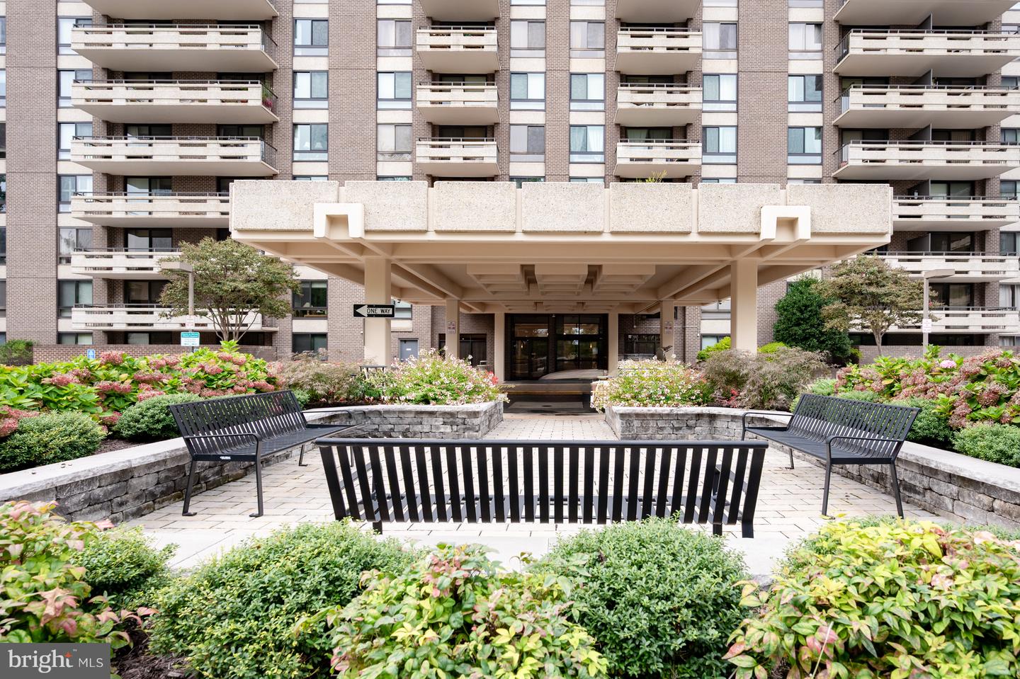 1808 OLD MEADOW RD #1115, MCLEAN, Virginia 22102, 2 Bedrooms Bedrooms, 4 Rooms Rooms,2 BathroomsBathrooms,Residential,For sale,1808 OLD MEADOW RD #1115,VAFX2273632 MLS # VAFX2273632