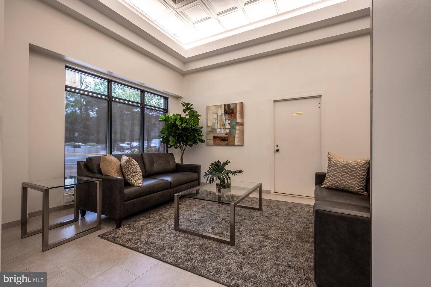1808 OLD MEADOW RD #1115, MCLEAN, Virginia 22102, 2 Bedrooms Bedrooms, 4 Rooms Rooms,2 BathroomsBathrooms,Residential,For sale,1808 OLD MEADOW RD #1115,VAFX2273632 MLS # VAFX2273632