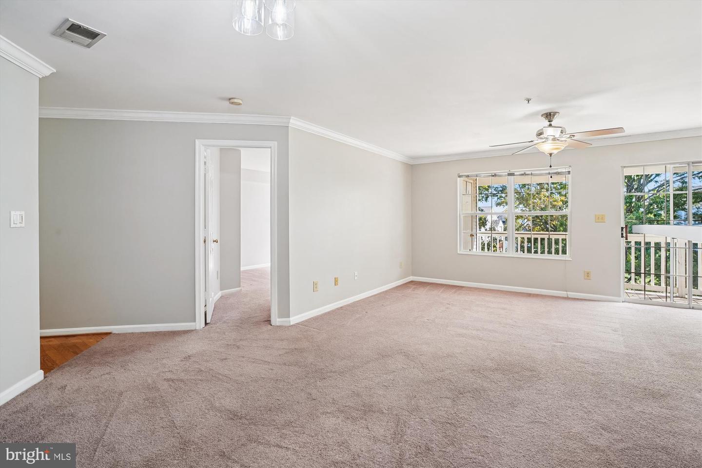 11005 KINSHIP CT #303, MANASSAS, Virginia 20109, 2 Bedrooms Bedrooms, ,2 BathroomsBathrooms,Residential,For sale,11005 KINSHIP CT #303,VAPW2105750 MLS # VAPW2105750