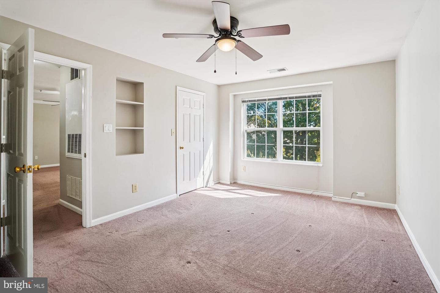 11005 KINSHIP CT #303, MANASSAS, Virginia 20109, 2 Bedrooms Bedrooms, ,2 BathroomsBathrooms,Residential,For sale,11005 KINSHIP CT #303,VAPW2105750 MLS # VAPW2105750