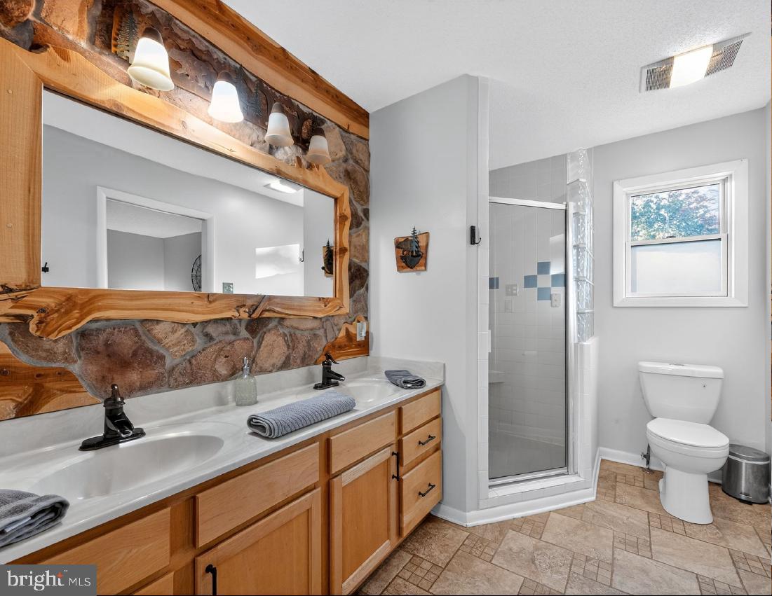 174 BOONE CT CT, MCGAHEYSVILLE, Virginia 22840, 4 Bedrooms Bedrooms, ,3 BathroomsBathrooms,Residential,For sale,174 BOONE CT CT,VARO2002640 MLS # VARO2002640