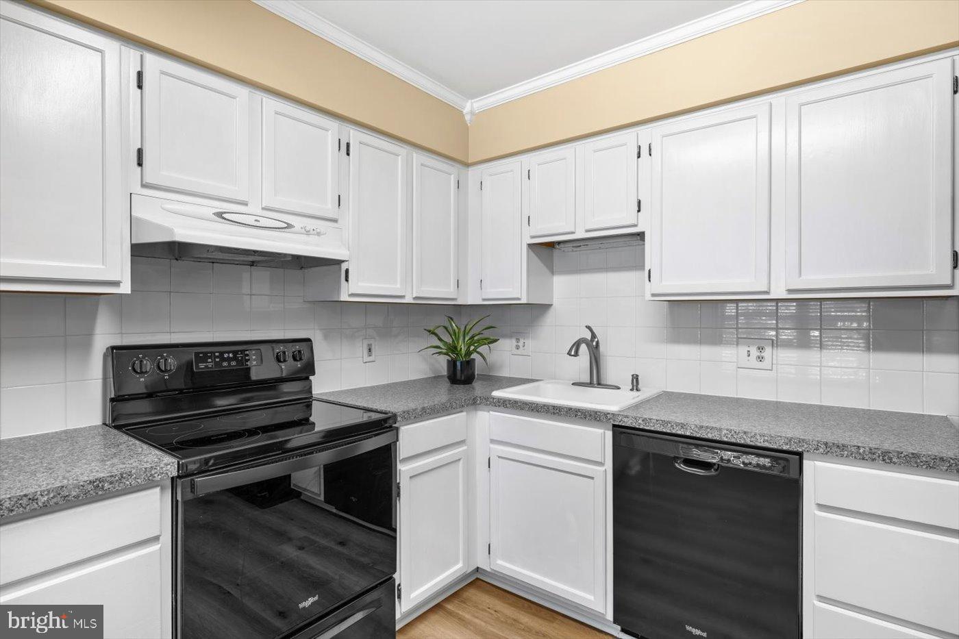 5107 DOMINION DR, FREDERICKSBURG, Virginia 22407, 2 Bedrooms Bedrooms, 8 Rooms Rooms,2 BathroomsBathrooms,Residential,For sale,5107 DOMINION DR,VASP2036834 MLS # VASP2036834