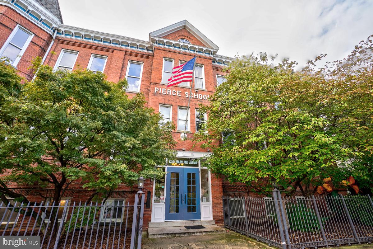 1375 MARYLAND AVE NE #F, WASHINGTON, District Of Columbia 20002, 2 Bedrooms Bedrooms, 3 Rooms Rooms,1 BathroomBathrooms,Residential,For sale,1375 MARYLAND AVE NE #F,DCDC2226450 MLS # DCDC2226450