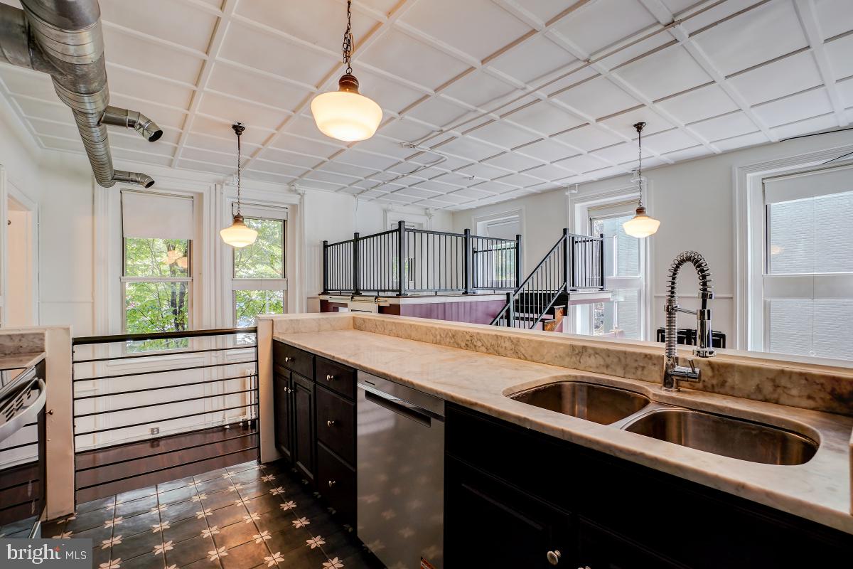 1375 MARYLAND AVE NE #F, WASHINGTON, District Of Columbia 20002, 2 Bedrooms Bedrooms, 3 Rooms Rooms,1 BathroomBathrooms,Residential,For sale,1375 MARYLAND AVE NE #F,DCDC2226450 MLS # DCDC2226450