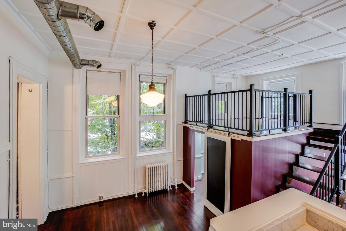 1375 MARYLAND AVE NE #F, WASHINGTON, District Of Columbia 20002, 2 Bedrooms Bedrooms, 3 Rooms Rooms,1 BathroomBathrooms,Residential,For sale,1375 MARYLAND AVE NE #F,DCDC2226450 MLS # DCDC2226450