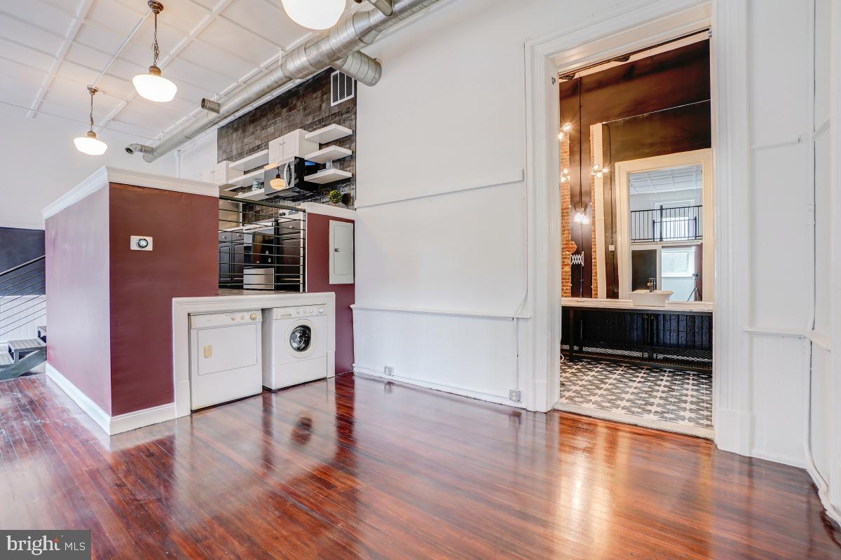 1375 MARYLAND AVE NE #F, WASHINGTON, District Of Columbia 20002, 2 Bedrooms Bedrooms, 3 Rooms Rooms,1 BathroomBathrooms,Residential,For sale,1375 MARYLAND AVE NE #F,DCDC2226450 MLS # DCDC2226450