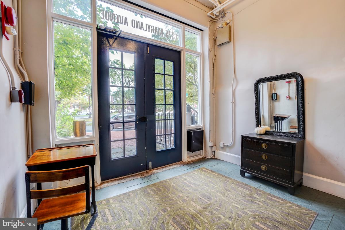 1375 MARYLAND AVE NE #F, WASHINGTON, District Of Columbia 20002, 2 Bedrooms Bedrooms, 3 Rooms Rooms,1 BathroomBathrooms,Residential,For sale,1375 MARYLAND AVE NE #F,DCDC2226450 MLS # DCDC2226450