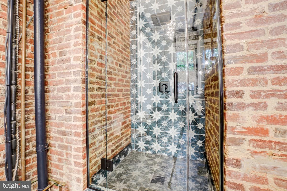 1375 MARYLAND AVE NE #F, WASHINGTON, District Of Columbia 20002, 2 Bedrooms Bedrooms, 3 Rooms Rooms,1 BathroomBathrooms,Residential,For sale,1375 MARYLAND AVE NE #F,DCDC2226450 MLS # DCDC2226450