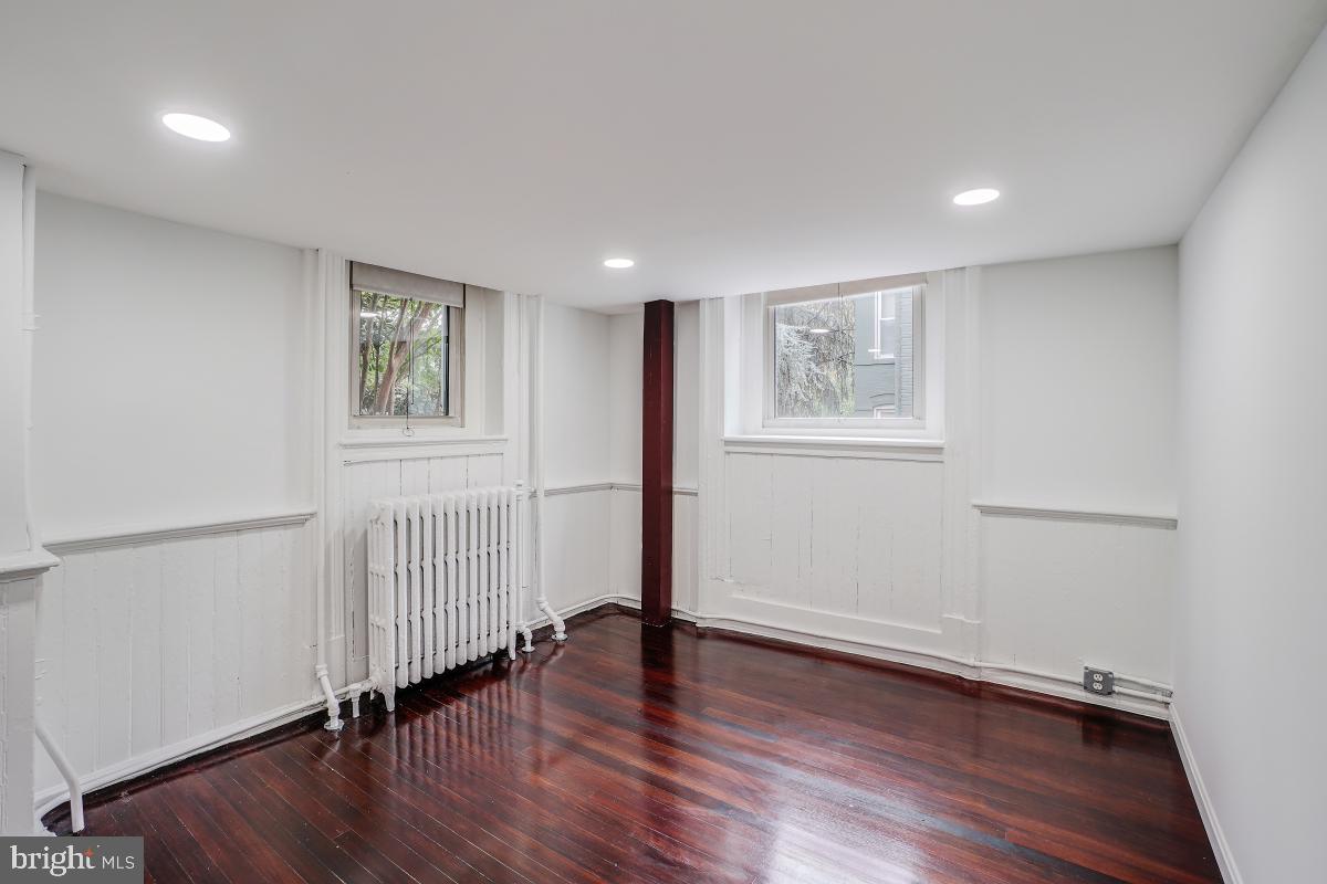 1375 MARYLAND AVE NE #F, WASHINGTON, District Of Columbia 20002, 2 Bedrooms Bedrooms, 3 Rooms Rooms,1 BathroomBathrooms,Residential,For sale,1375 MARYLAND AVE NE #F,DCDC2226450 MLS # DCDC2226450