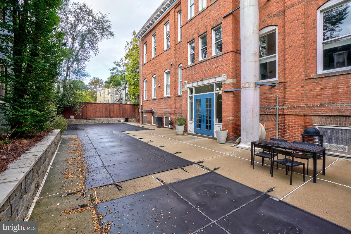 1375 MARYLAND AVE NE #F, WASHINGTON, District Of Columbia 20002, 2 Bedrooms Bedrooms, 3 Rooms Rooms,1 BathroomBathrooms,Residential,For sale,1375 MARYLAND AVE NE #F,DCDC2226450 MLS # DCDC2226450