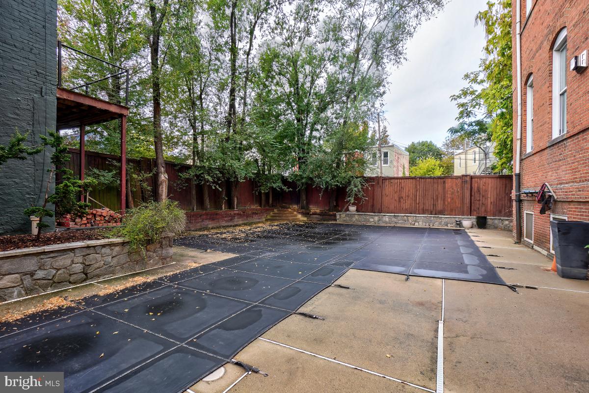 1375 MARYLAND AVE NE #F, WASHINGTON, District Of Columbia 20002, 2 Bedrooms Bedrooms, 3 Rooms Rooms,1 BathroomBathrooms,Residential,For sale,1375 MARYLAND AVE NE #F,DCDC2226450 MLS # DCDC2226450