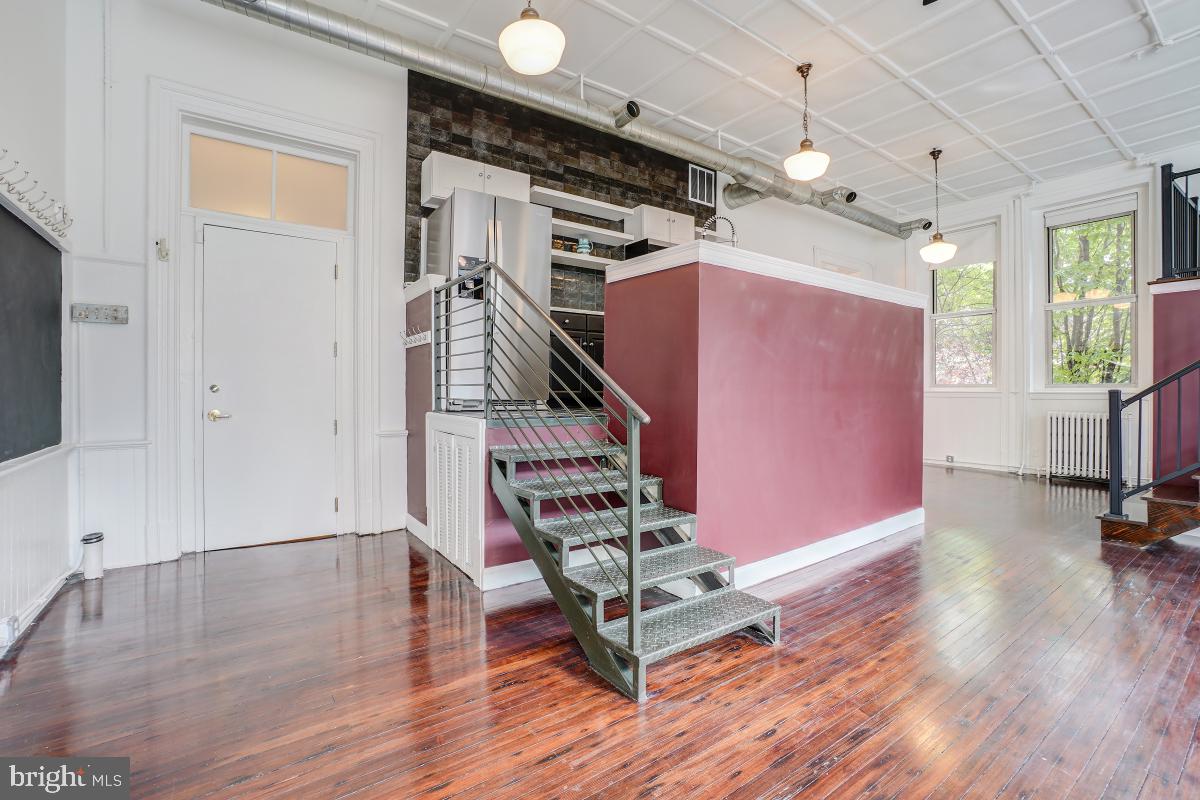 1375 MARYLAND AVE NE #F, WASHINGTON, District Of Columbia 20002, 2 Bedrooms Bedrooms, 3 Rooms Rooms,1 BathroomBathrooms,Residential,For sale,1375 MARYLAND AVE NE #F,DCDC2226450 MLS # DCDC2226450