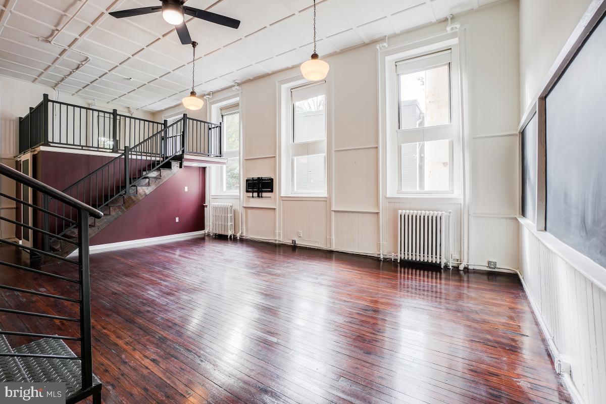 1375 MARYLAND AVE NE #F, WASHINGTON, District Of Columbia 20002, 2 Bedrooms Bedrooms, 3 Rooms Rooms,1 BathroomBathrooms,Residential,For sale,1375 MARYLAND AVE NE #F,DCDC2226450 MLS # DCDC2226450