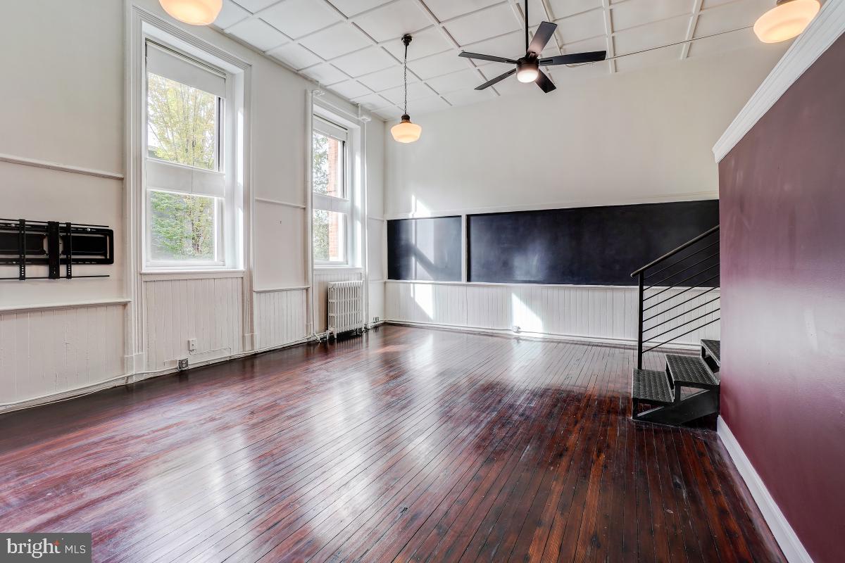 1375 MARYLAND AVE NE #F, WASHINGTON, District Of Columbia 20002, 2 Bedrooms Bedrooms, 3 Rooms Rooms,1 BathroomBathrooms,Residential,For sale,1375 MARYLAND AVE NE #F,DCDC2226450 MLS # DCDC2226450
