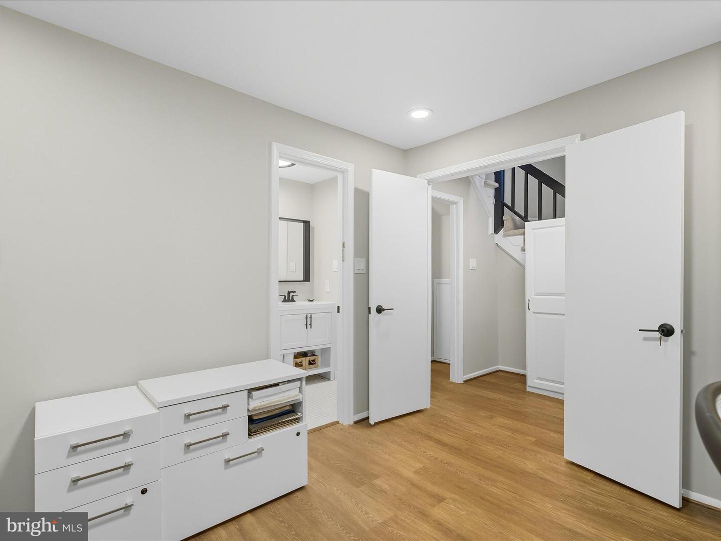 3878 ALDER WOODS CT, FAIRFAX, Virginia 22033, 2 Bedrooms Bedrooms, ,3 BathroomsBathrooms,Residential,For sale,3878 ALDER WOODS CT,VAFX2273792 MLS # VAFX2273792