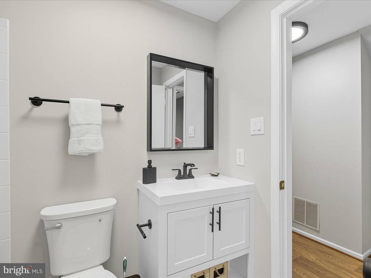 3878 ALDER WOODS CT, FAIRFAX, Virginia 22033, 2 Bedrooms Bedrooms, ,3 BathroomsBathrooms,Residential,For sale,3878 ALDER WOODS CT,VAFX2273792 MLS # VAFX2273792