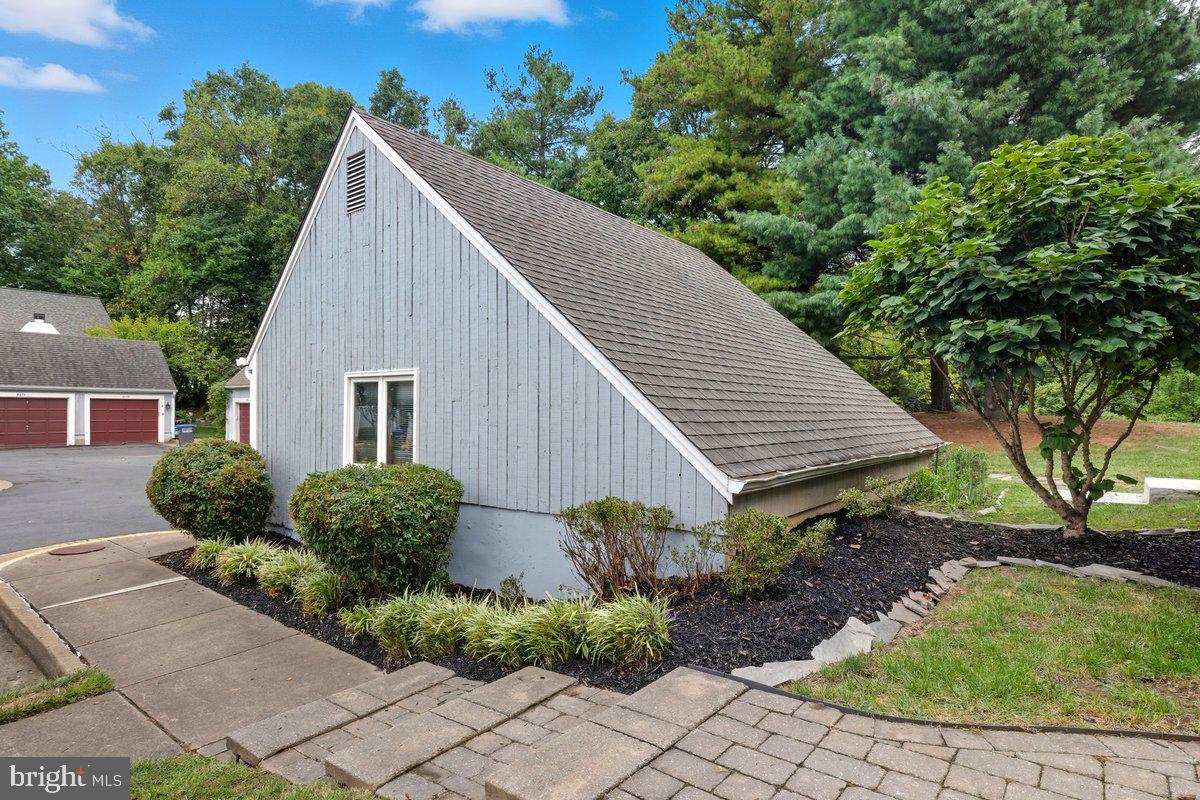3878 ALDER WOODS CT, FAIRFAX, Virginia 22033, 2 Bedrooms Bedrooms, ,3 BathroomsBathrooms,Residential,For sale,3878 ALDER WOODS CT,VAFX2273792 MLS # VAFX2273792