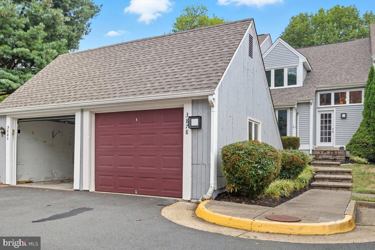 3878 ALDER WOODS CT, FAIRFAX, Virginia 22033, 2 Bedrooms Bedrooms, ,3 BathroomsBathrooms,Residential,For sale,3878 ALDER WOODS CT,VAFX2273792 MLS # VAFX2273792
