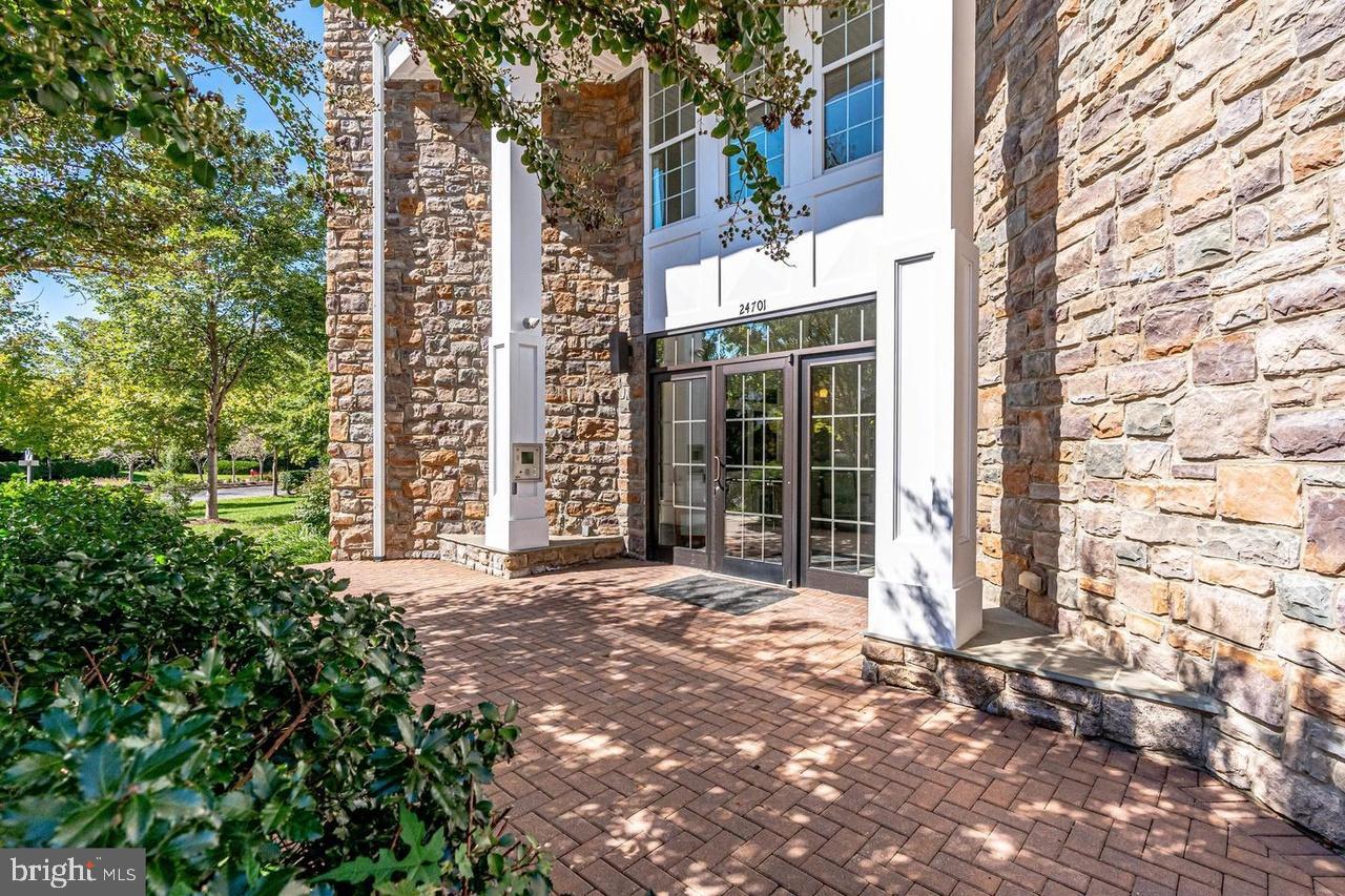 24701 BYRNE MEADOW SQ #100, ALDIE, Virginia 20105, ,Residential,For sale,24701 BYRNE MEADOW SQ #100,VALO2108618 MLS # VALO2108618