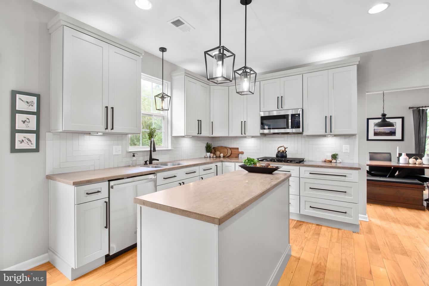 9402 LAUREL OAK DR, FREDERICKSBURG, Virginia 22407, 4 Bedrooms Bedrooms, ,3 BathroomsBathrooms,Residential,For sale,9402 LAUREL OAK DR,VASP2036838 MLS # VASP2036838