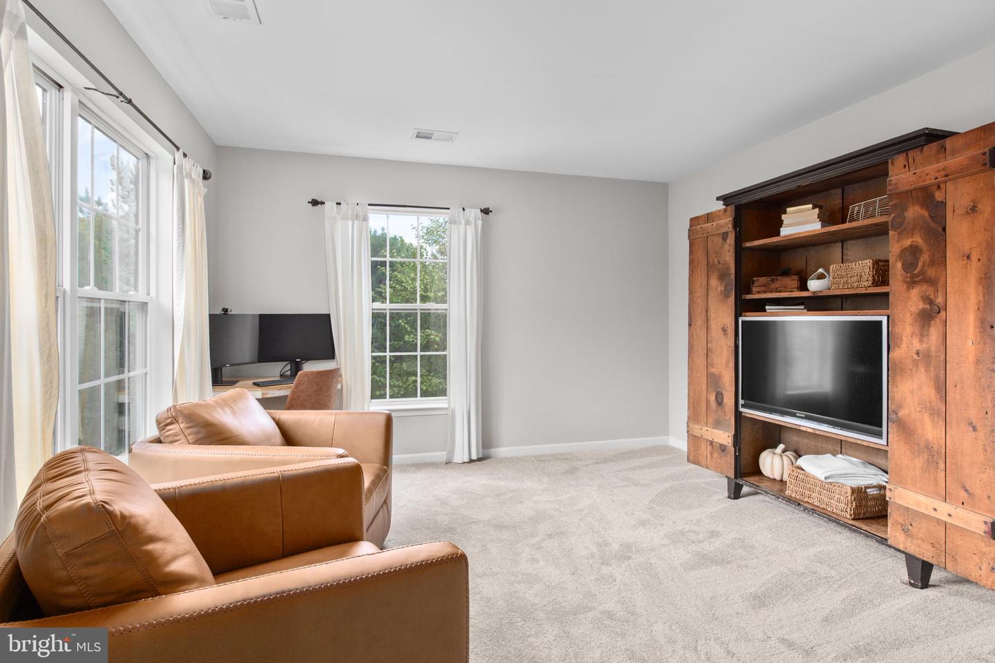 9402 LAUREL OAK DR, FREDERICKSBURG, Virginia 22407, 4 Bedrooms Bedrooms, ,3 BathroomsBathrooms,Residential,For sale,9402 LAUREL OAK DR,VASP2036838 MLS # VASP2036838