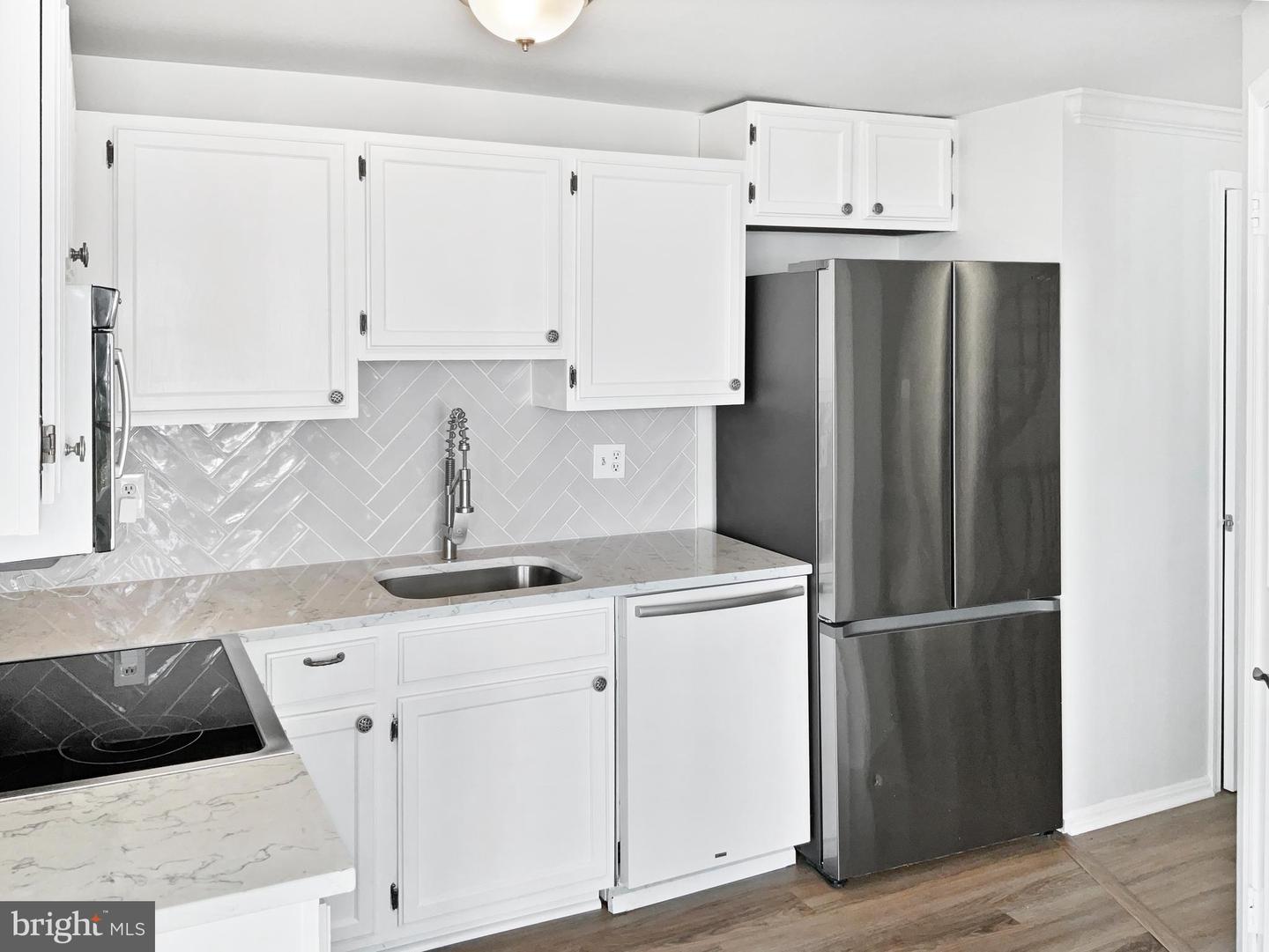 11184 SILENTWOOD LN, RESTON, Virginia 20191, 2 Bedrooms Bedrooms, ,2 BathroomsBathrooms,Residential,For sale,11184 SILENTWOOD LN,VAFX2224482 MLS # VAFX2224482