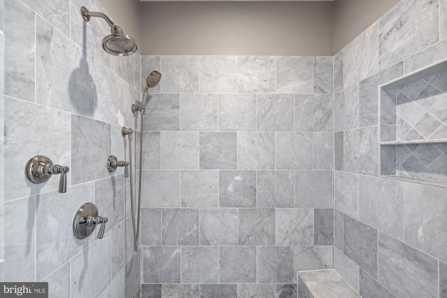 900 PARK ST SE, VIENNA, Virginia 22180, 5 Bedrooms Bedrooms, ,5 BathroomsBathrooms,Residential,For sale,900 PARK ST SE,VAFX2243076 MLS # VAFX2243076