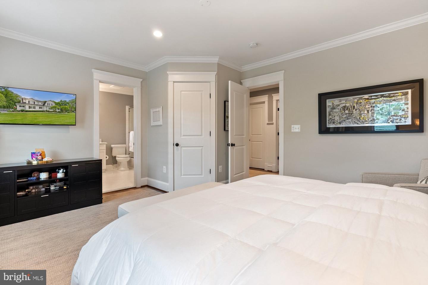 900 PARK ST SE, VIENNA, Virginia 22180, 5 Bedrooms Bedrooms, ,5 BathroomsBathrooms,Residential,For sale,900 PARK ST SE,VAFX2243076 MLS # VAFX2243076