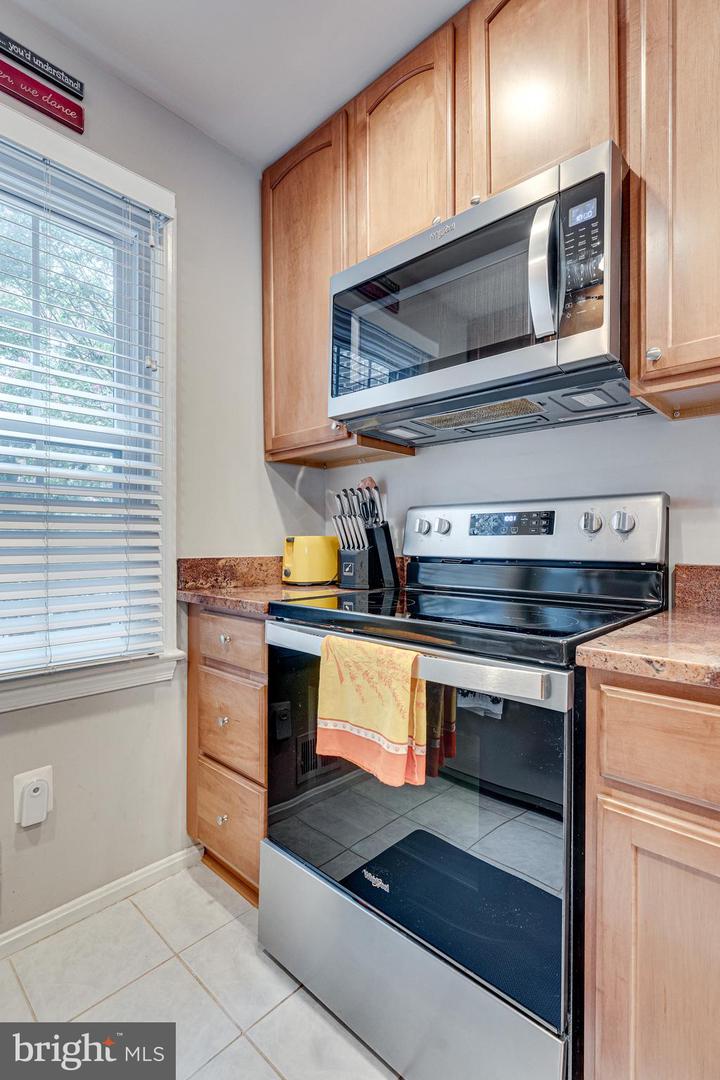 2115 N LINCOLN ST, ARLINGTON, Virginia 22207, 3 Bedrooms Bedrooms, 12 Rooms Rooms,3 BathroomsBathrooms,Residential,For sale,2115 N LINCOLN ST,VAAR2058322 MLS # VAAR2058322