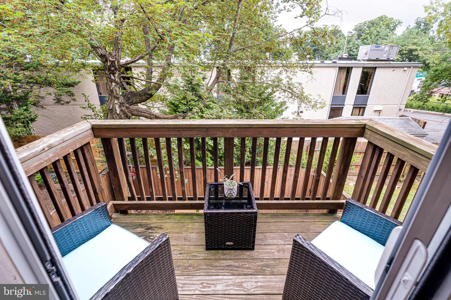 2115 N LINCOLN ST, ARLINGTON, Virginia 22207, 3 Bedrooms Bedrooms, 12 Rooms Rooms,3 BathroomsBathrooms,Residential,For sale,2115 N LINCOLN ST,VAAR2058322 MLS # VAAR2058322