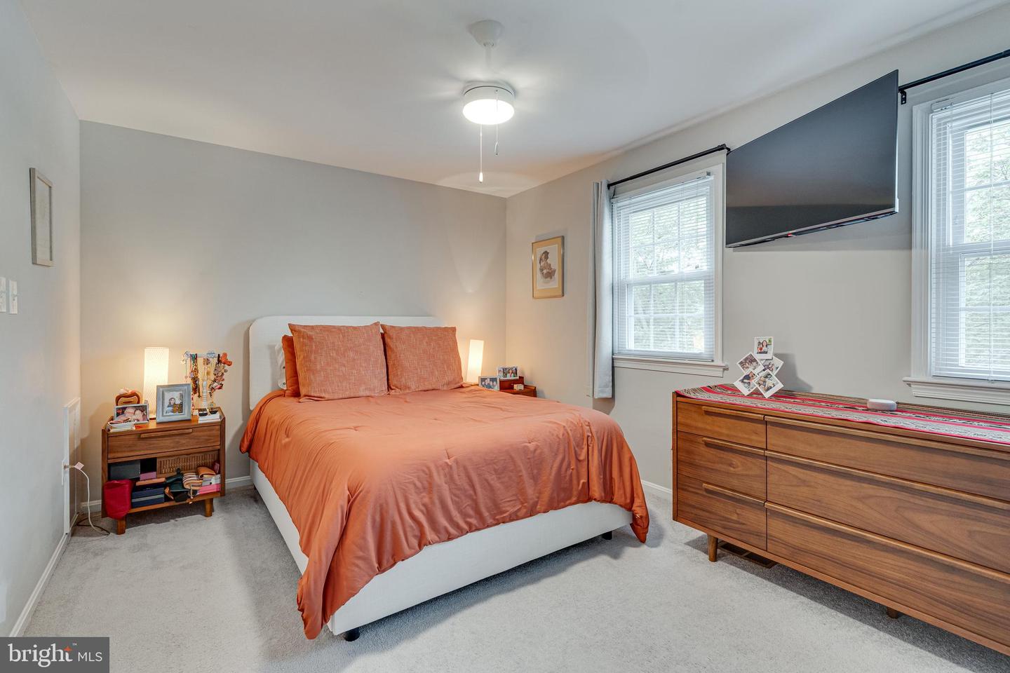 2115 N LINCOLN ST, ARLINGTON, Virginia 22207, 3 Bedrooms Bedrooms, 12 Rooms Rooms,3 BathroomsBathrooms,Residential,For sale,2115 N LINCOLN ST,VAAR2058322 MLS # VAAR2058322
