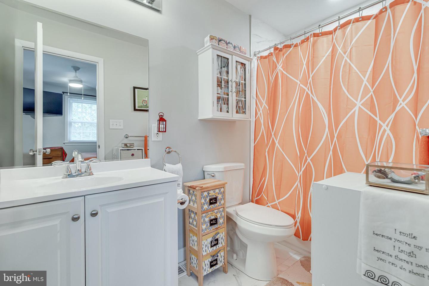 2115 N LINCOLN ST, ARLINGTON, Virginia 22207, 3 Bedrooms Bedrooms, 12 Rooms Rooms,3 BathroomsBathrooms,Residential,For sale,2115 N LINCOLN ST,VAAR2058322 MLS # VAAR2058322