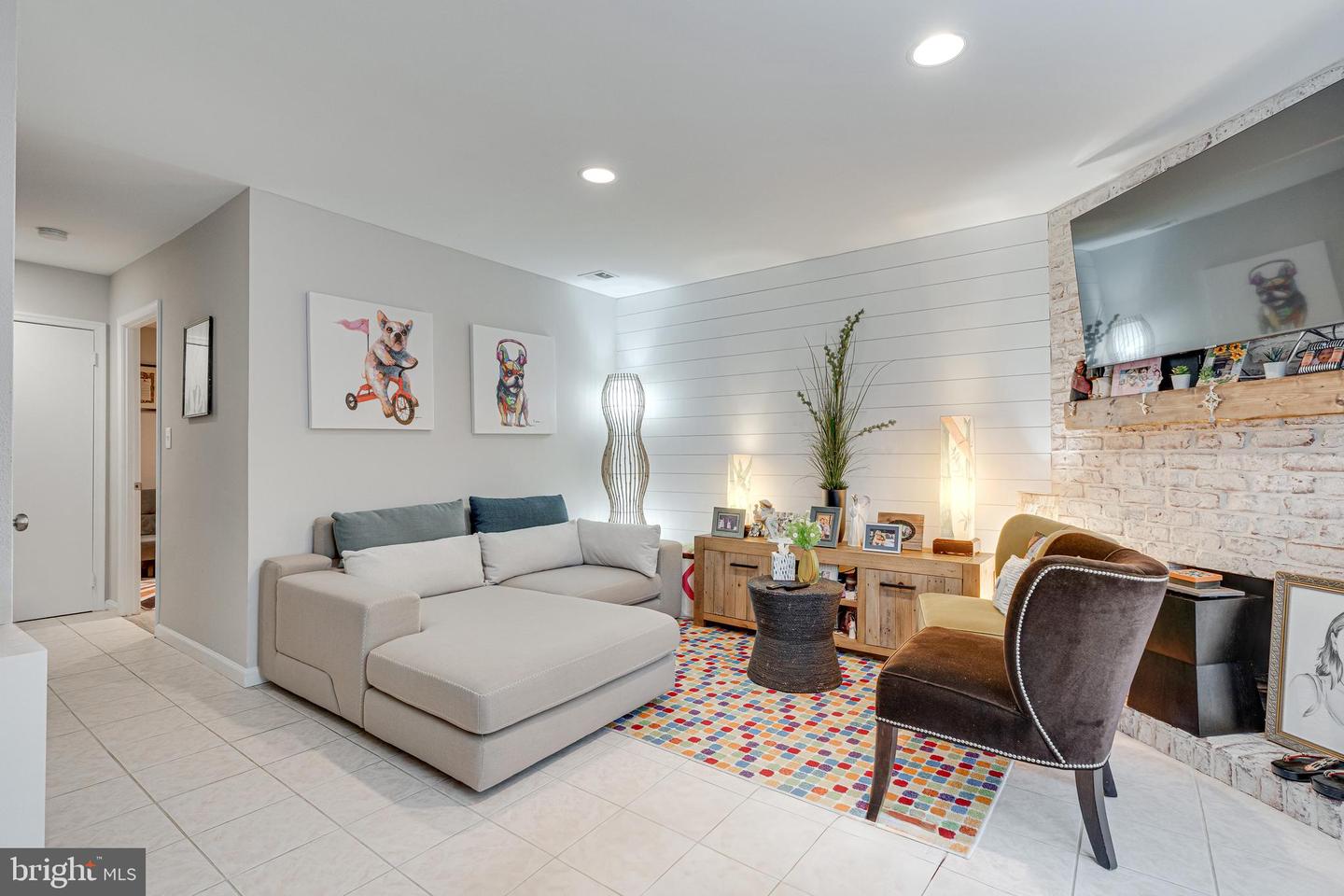 2115 N LINCOLN ST, ARLINGTON, Virginia 22207, 3 Bedrooms Bedrooms, 12 Rooms Rooms,3 BathroomsBathrooms,Residential,For sale,2115 N LINCOLN ST,VAAR2058322 MLS # VAAR2058322