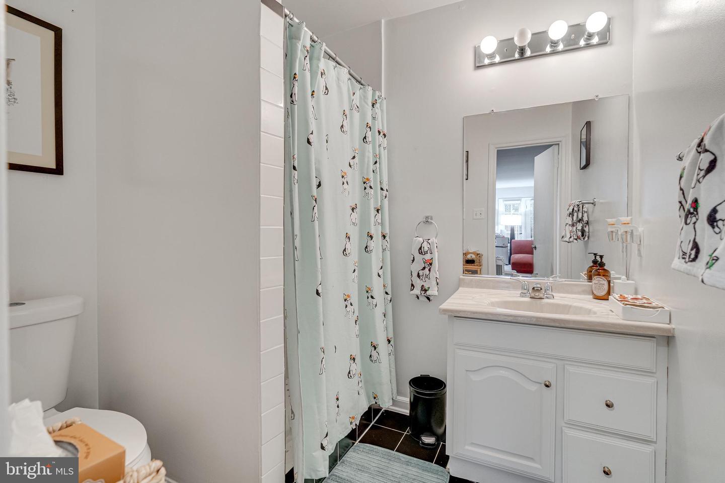 2115 N LINCOLN ST, ARLINGTON, Virginia 22207, 3 Bedrooms Bedrooms, 12 Rooms Rooms,3 BathroomsBathrooms,Residential,For sale,2115 N LINCOLN ST,VAAR2058322 MLS # VAAR2058322