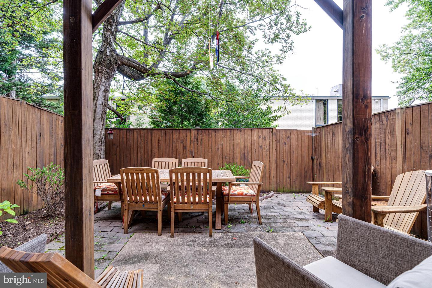 2115 N LINCOLN ST, ARLINGTON, Virginia 22207, 3 Bedrooms Bedrooms, 12 Rooms Rooms,3 BathroomsBathrooms,Residential,For sale,2115 N LINCOLN ST,VAAR2058322 MLS # VAAR2058322