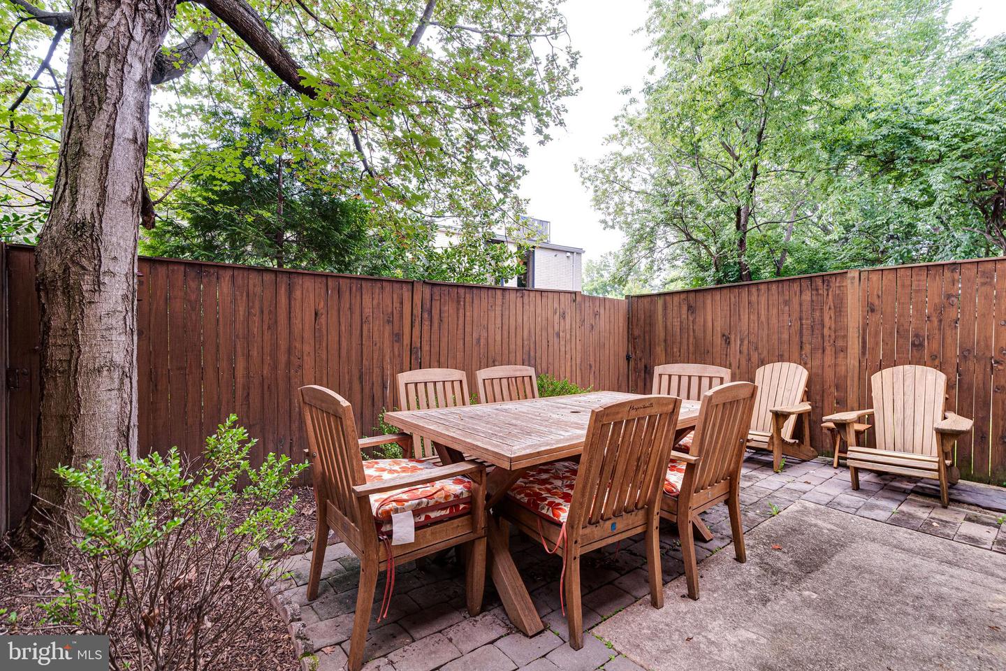 2115 N LINCOLN ST, ARLINGTON, Virginia 22207, 3 Bedrooms Bedrooms, 12 Rooms Rooms,3 BathroomsBathrooms,Residential,For sale,2115 N LINCOLN ST,VAAR2058322 MLS # VAAR2058322